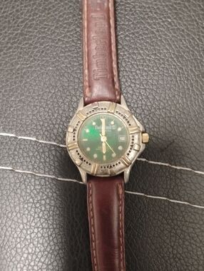 TIMBERLAND DISTINCT GREEN DIAL LADIES WATCH NRMINT CONDITION